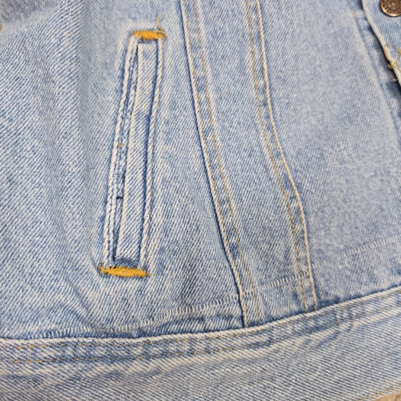 Vintage 90s Lee Jean Jacket Light Wash Denim Trucker- USA Made - Picture 9 of 10
